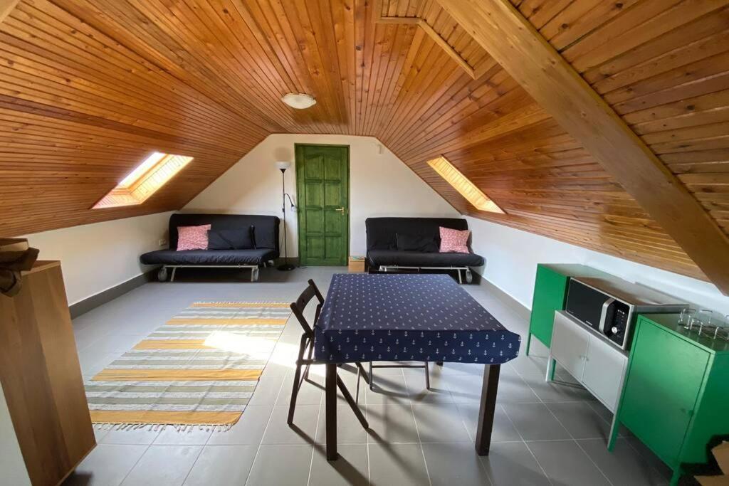 Apartmán Preshaz A Hegyteton Pécsely Exteriér fotografie